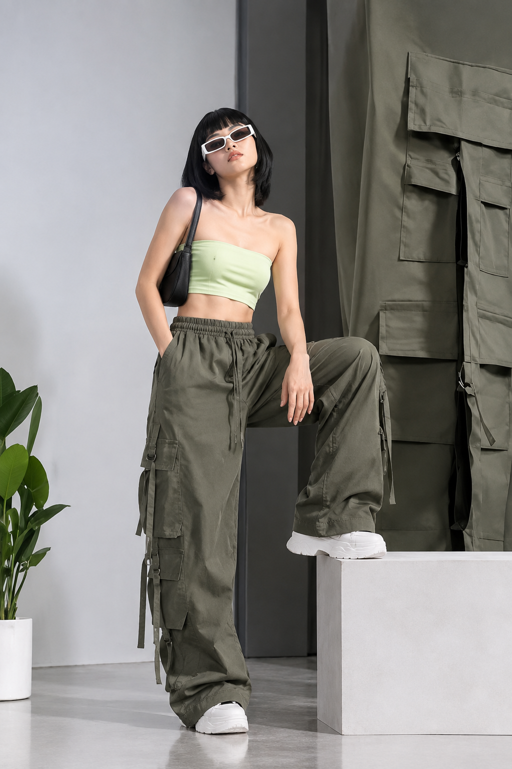 Women's High-Waist Wide-Leg Cargo Pants